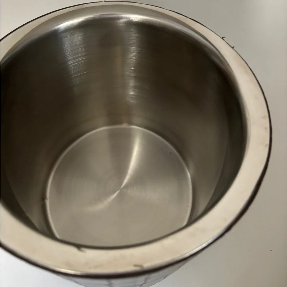 Crocodile-style leather ice bucket